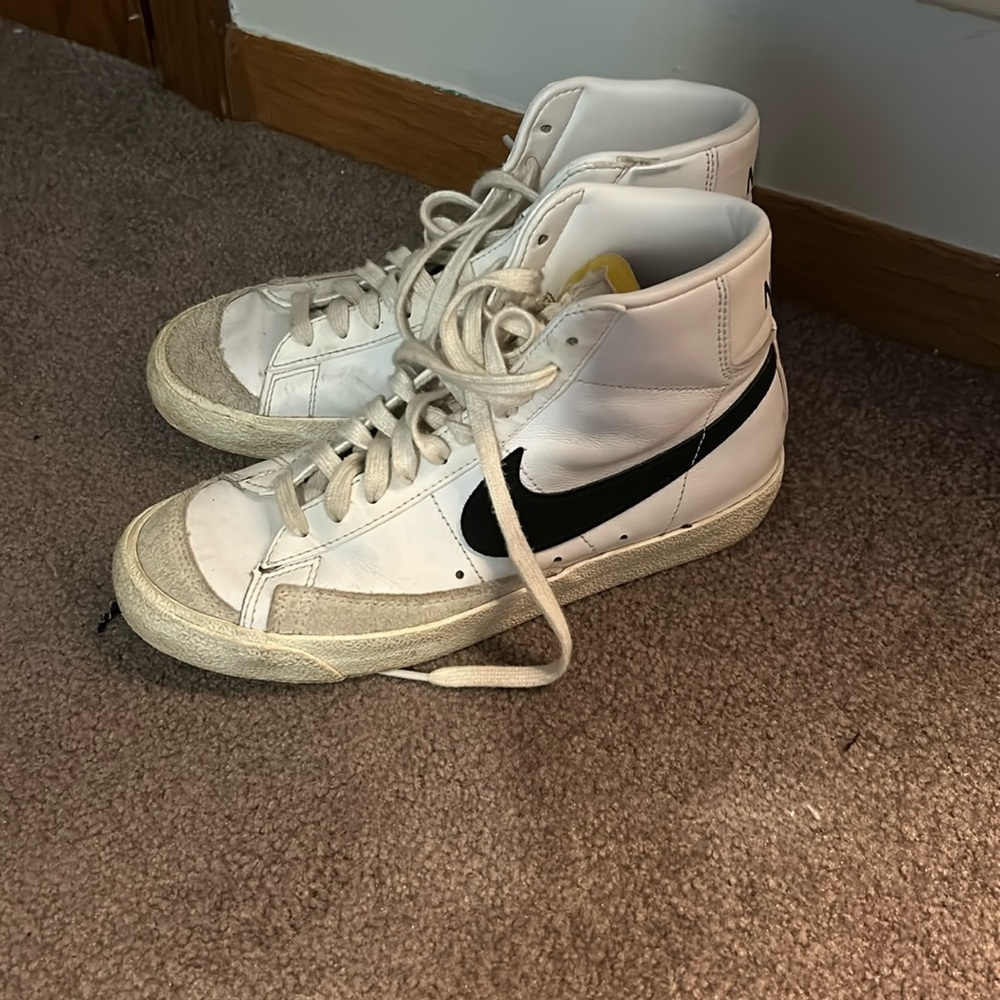 Nike blazers size 8
